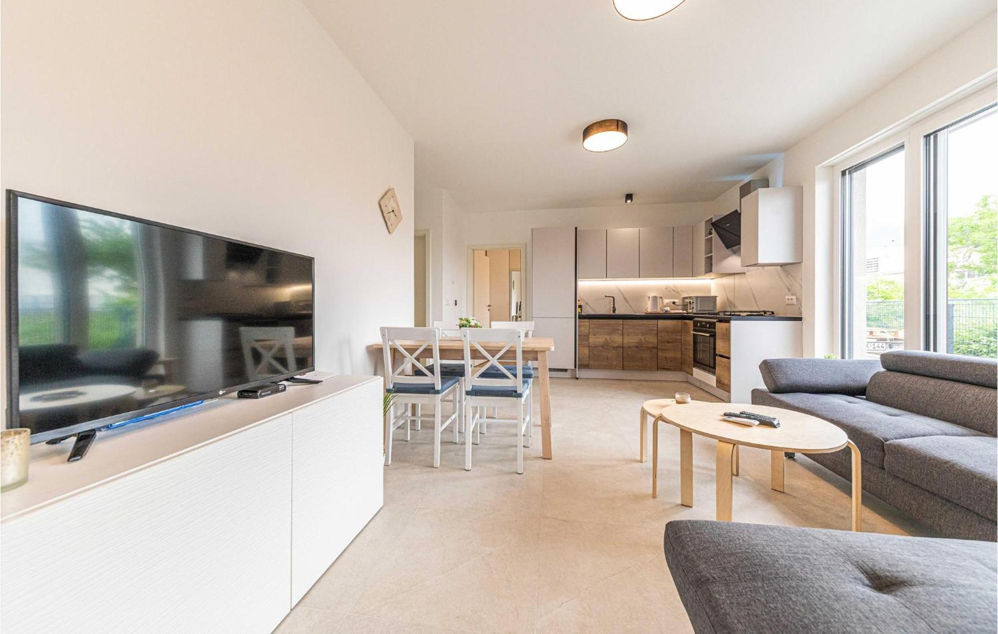 Stunning Apartment In Kastel Novi With Wifi Kaštela エクステリア 写真